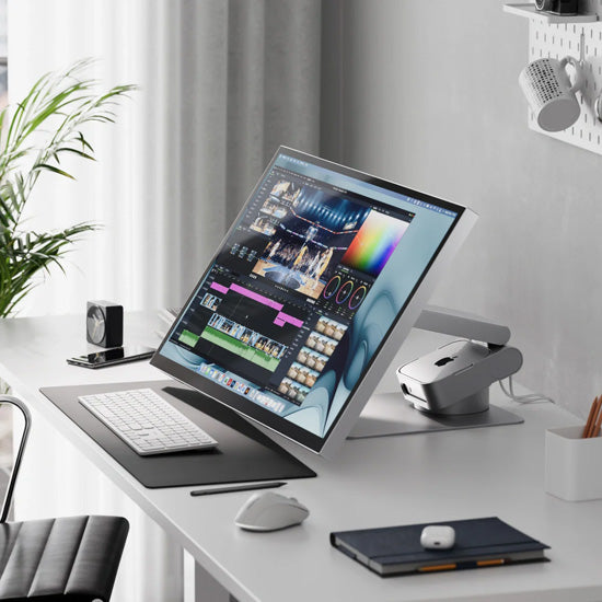 Monitor Aspekt Touch de 32" 4K con pantalla táctil y carga USB de 145 W, color Plata Mate