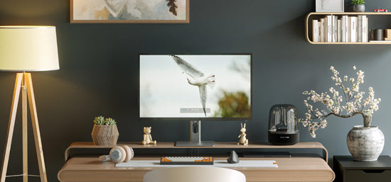 Monitor Clarity Max Pro 32” UHD 4K con alimentación USB-C y webcam