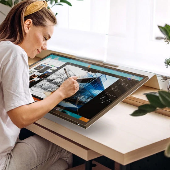 Monitor UHD Clarity 6K Touch de 32" con alimentación USB-C y pantalla táctil