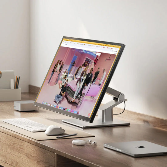 Monitor UHD Clarity 6K Touch de 32" con alimentación USB-C y pantalla táctil