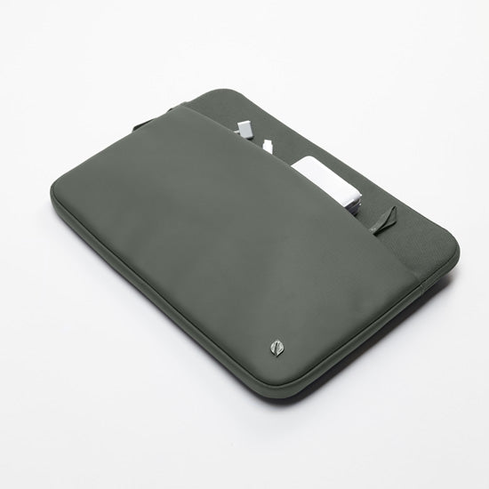Funda A.R.C MacBook Pro 14" Smoked Ivy