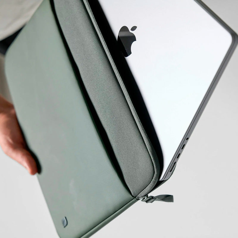 Funda A.R.C MacBook Pro 16" Smoked Ivy