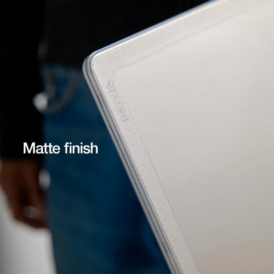 Carcasa rígida MacBook NEO transparente
