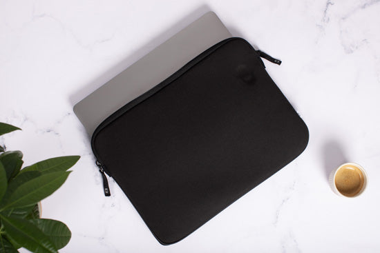 Funda MacBook Pro 14 Basics ²Life Negro/Blanco