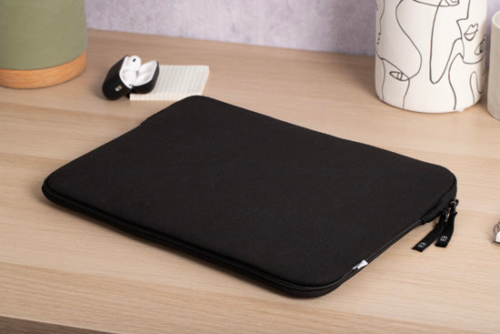 Funda MacBook Pro 14 Basics ²Life Negro/Blanco