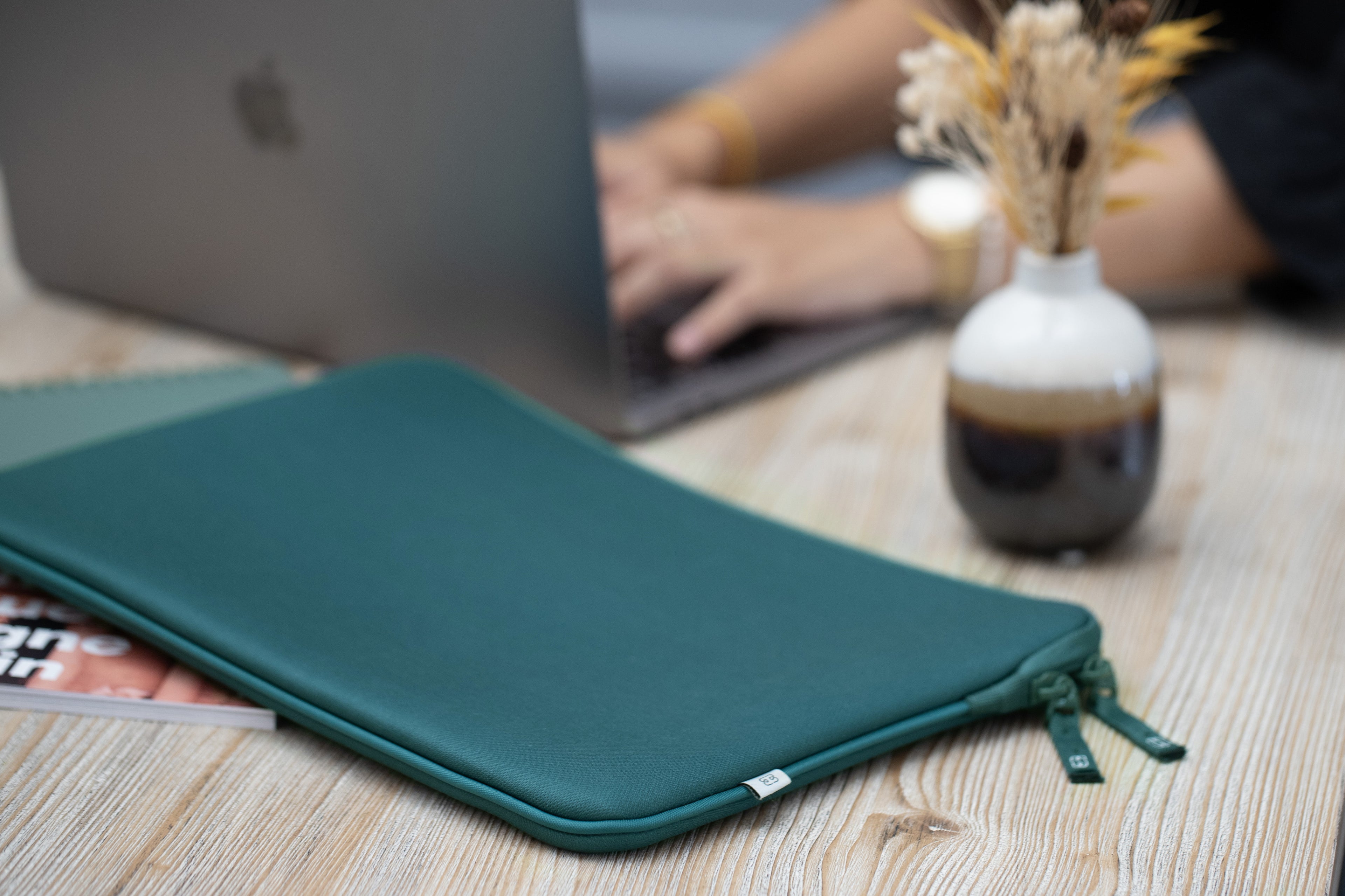 Funda MacBook Pro/Air 13 Basics ²Life Verde/Blanco