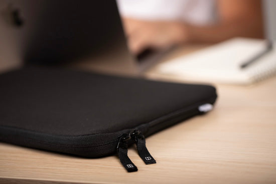 Funda MacBook Air 15 Basics ²Life Negro/Blanco