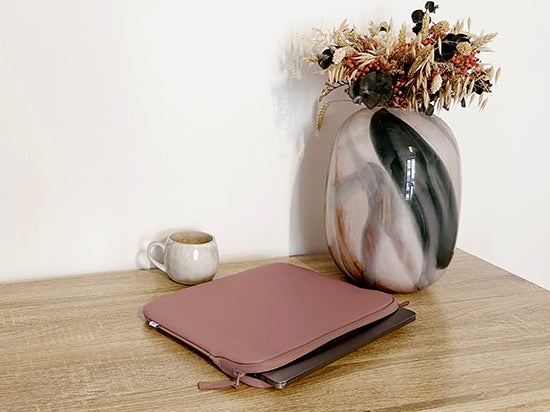 Funda MacBook Pro 14 Basics ²Life Rosa/Blanco