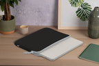 Funda MacBook NEO Basics²Life Perfect Fit Black / Moon