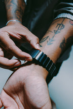 Brazalete Stratos 49mm Titanio Negro/KFM Negro