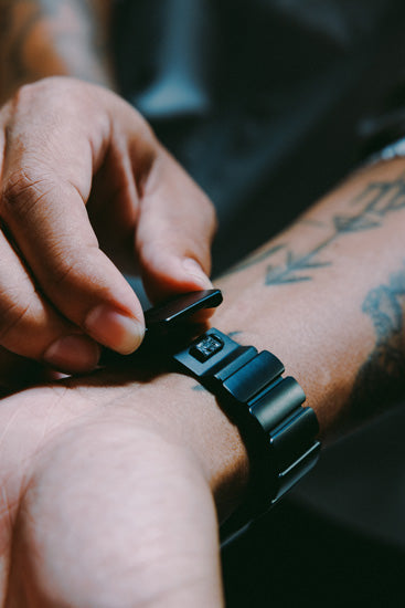 Brazalete Stratos 49mm Titanio Negro/KFM Negro