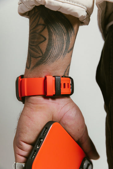 Rocky Point Band 44/45/46/49mm Magma/Black Hardware