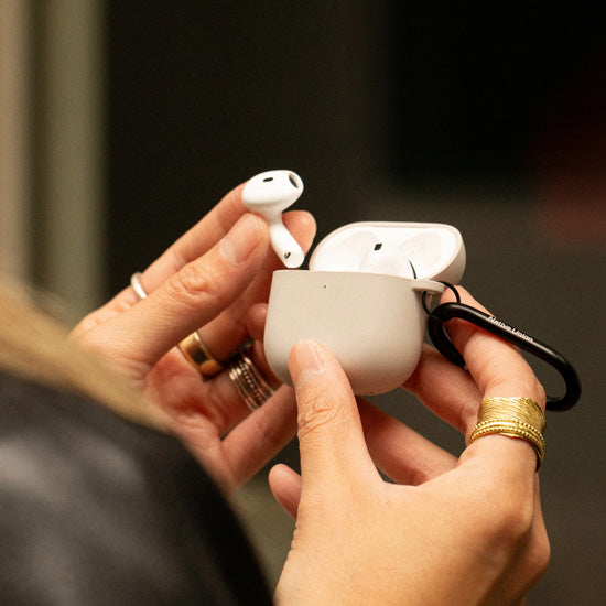 Funda Active para AirPods 4 Sandstone