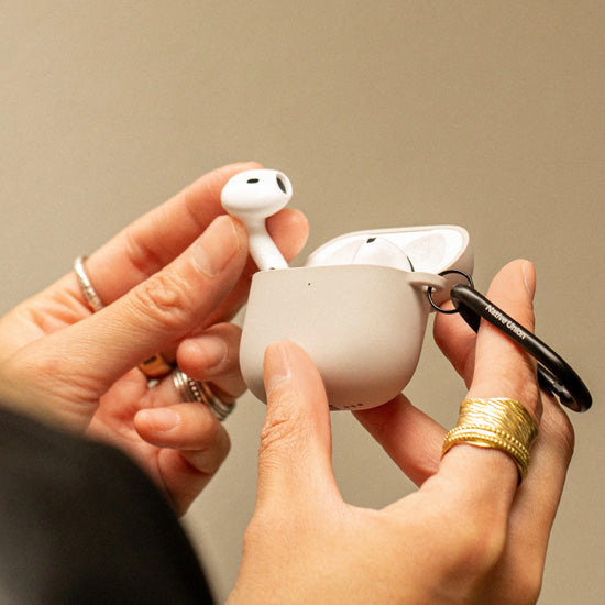 Funda Active para AirPods 4 Sandstone