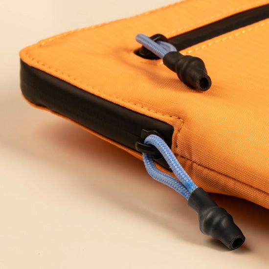 Ultralight Sleeve Apricot Crush MacBook Pro 16" & Pro/Air 15"