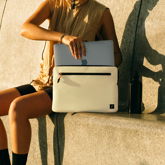 Ultralight Sleeve Sandstone MacBook Pro 14"