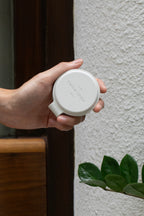 Cargador Voyage inalámbrico 2 en 1 Qi2 Clay