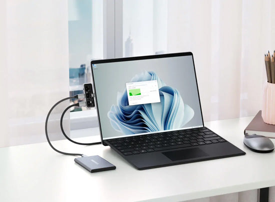 Mobile XR Hub with Audio Space Gray