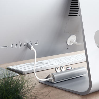 Hub USB-C de Aluminio y Lector de Tarjetas Plata