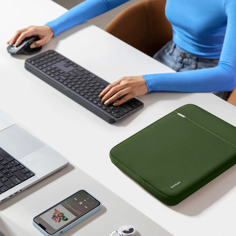 Funda Defender-A13 para MacBook Pro 14" Verde
