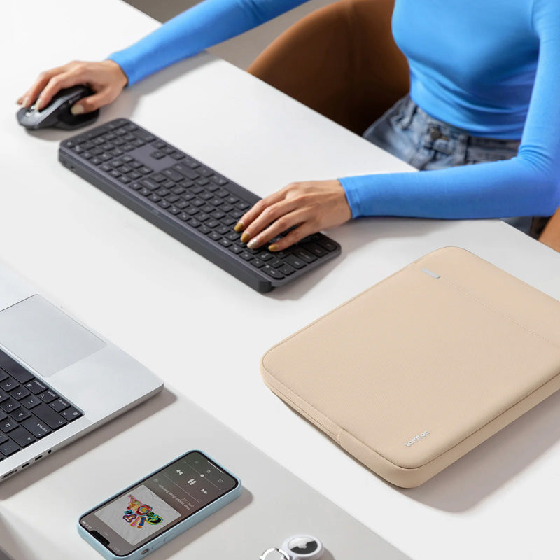 Funda Defender-A13 para MacBook Pro 16" Sand
