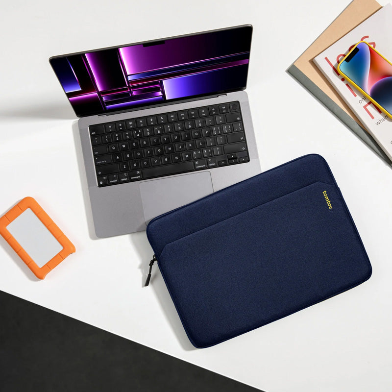 Funda Light-A18 para MacBook Air y Pro 13" (M5/M4/M3) Azul Marino