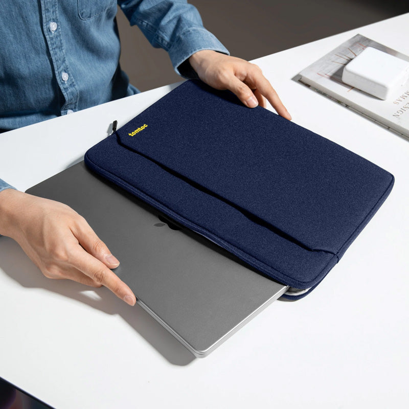 Funda Light-A18 para MacBook Air y Pro 13" (M5/M4/M3) Azul Marino