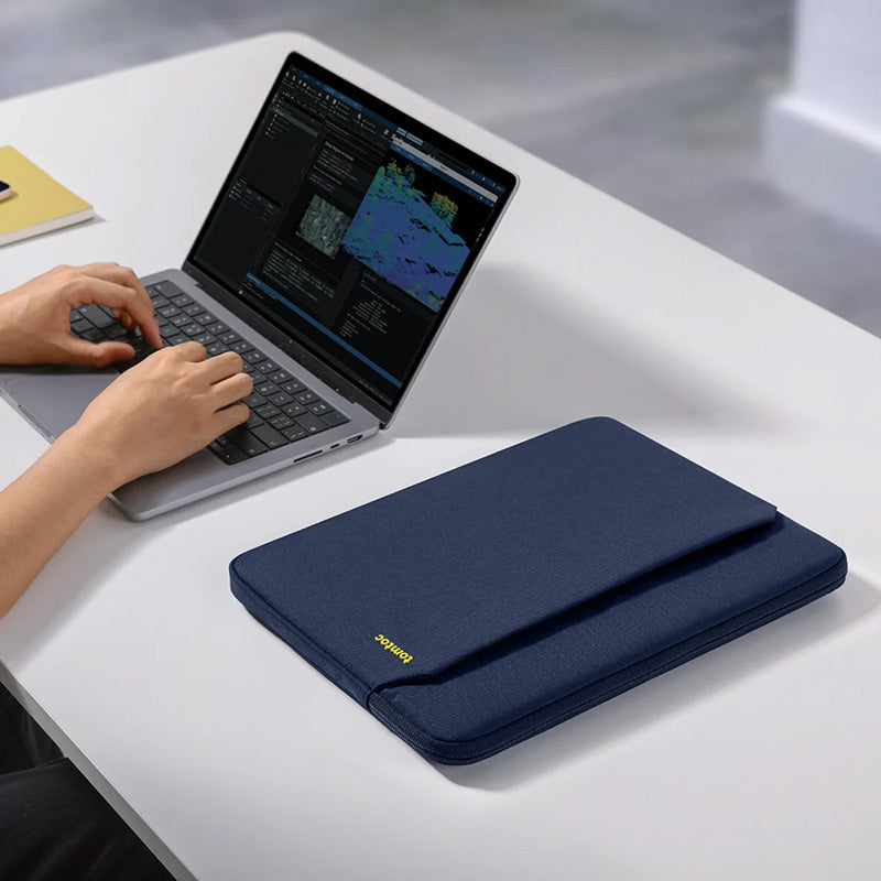 Funda Light-A18 para MacBook Air y Pro 13" (M5/M4/M3) Azul Marino