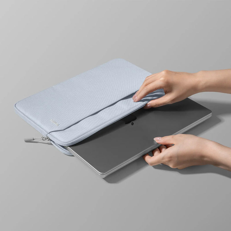 Funda Light-A18 para MacBook Air y Pro 13" (M5/M4/M3) Light Blue