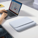 Funda Light-A18 para MacBook Air y Pro 13" (M5/M4/M3) Light Blue