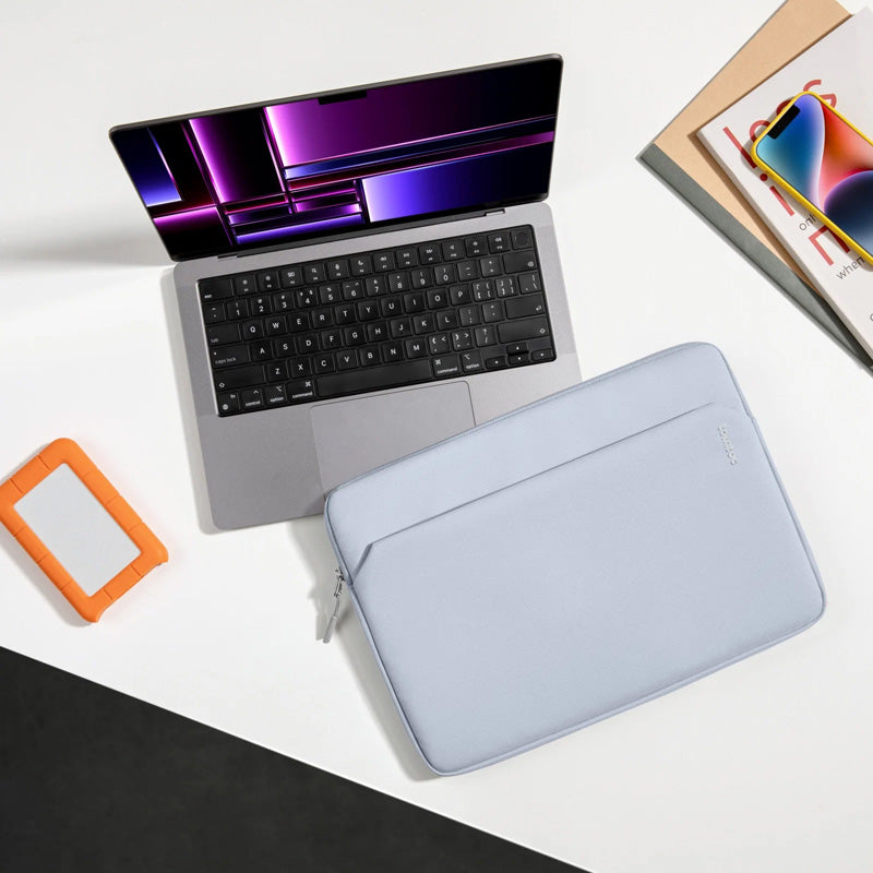 Funda Light-A18 para MacBook Air y Pro 13" (M5/M4/M3) Light Blue