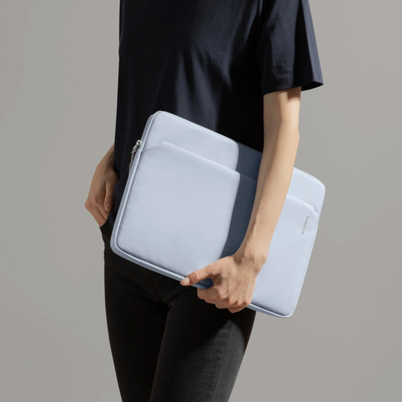 Funda Light-A18 para MacBook Air y Pro 13" (M5/M4/M3) Light Blue