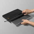 Funda Light-A18 para MacBook Air y Pro 13" (M5/M4/M3) Negro