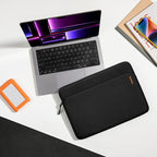 Funda Light-A18 para MacBook Air y Pro 13" (M5/M4/M3) Negro