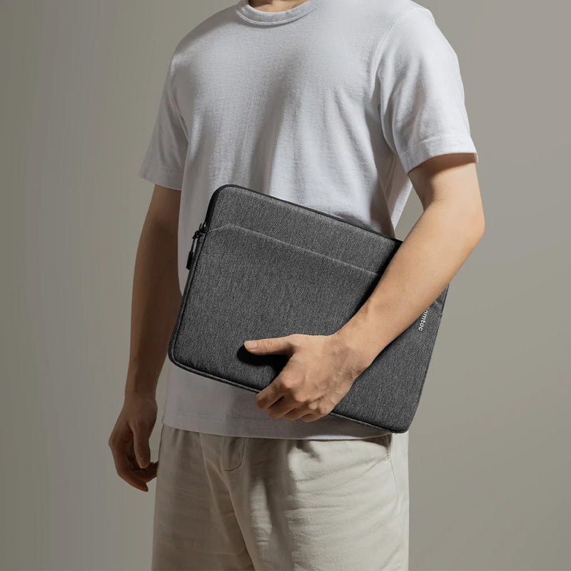 Funda Light-A18 para MacBook Air y Pro 13" (M5/M4/M3) Gris Oscuro