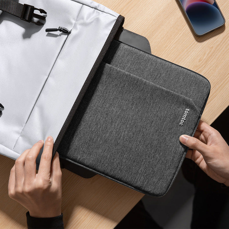 Funda Light-A18 para MacBook Air y Pro 13" (M5/M4/M3) Gris Oscuro