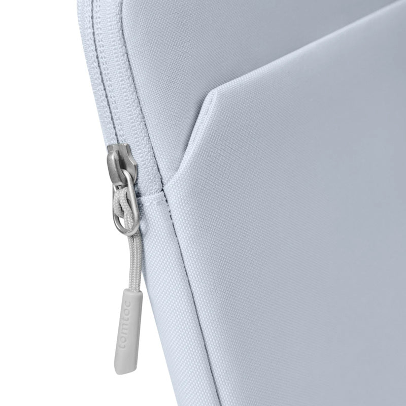 Funda Light-A18 para MacBook Neo de 13" Azul Claro