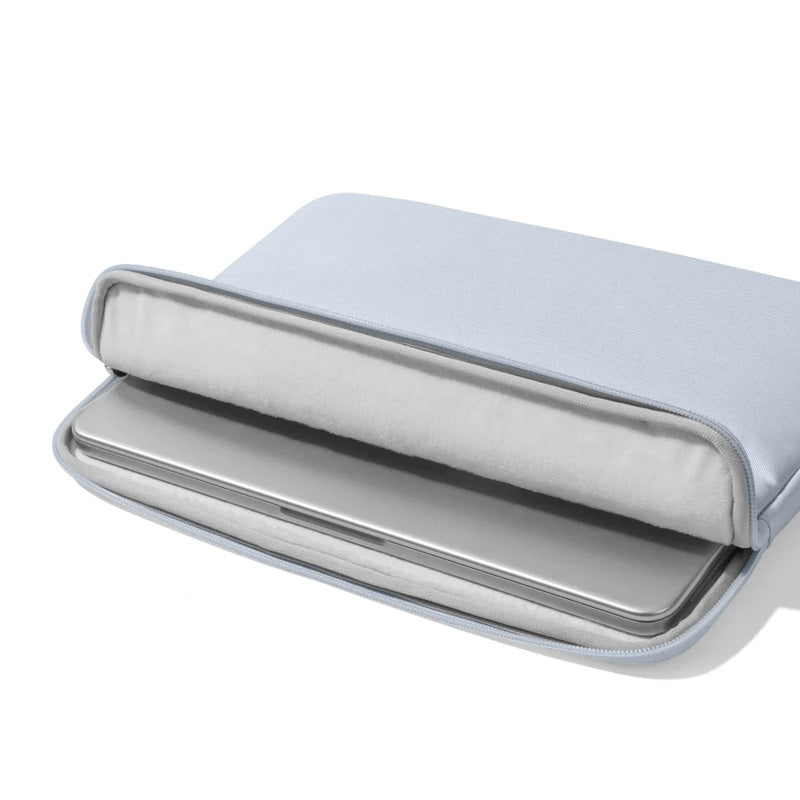 Funda Light-A18 para MacBook Neo de 13" Azul Claro