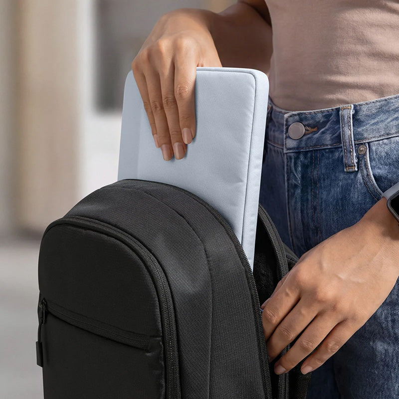 Funda Light-A18 para MacBook Neo de 13" Azul Claro