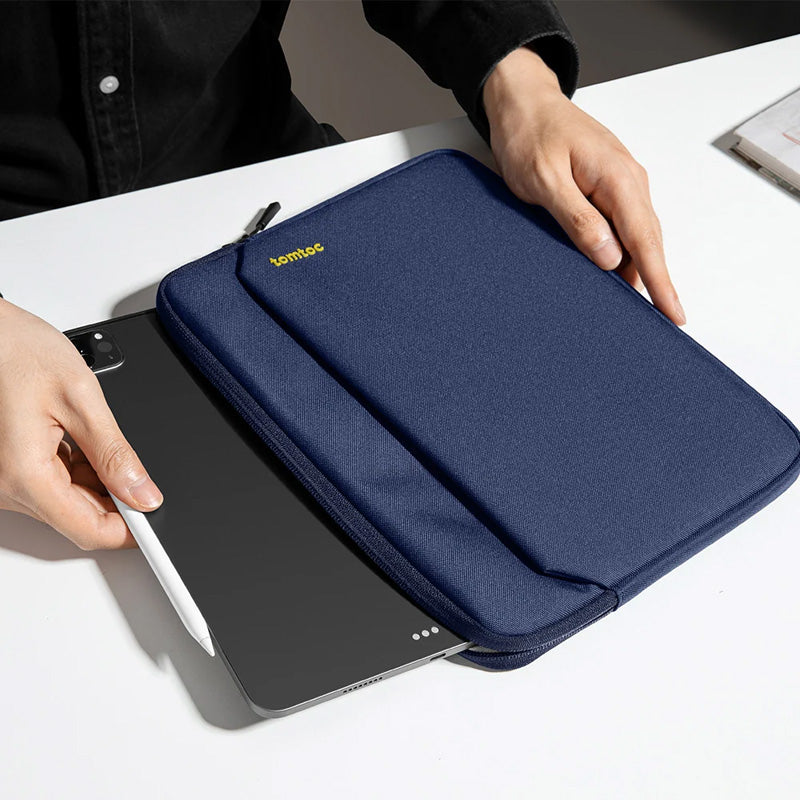 Funda Light-B18 para iPad (A16) y Air/Pro 11" Azul Marino
