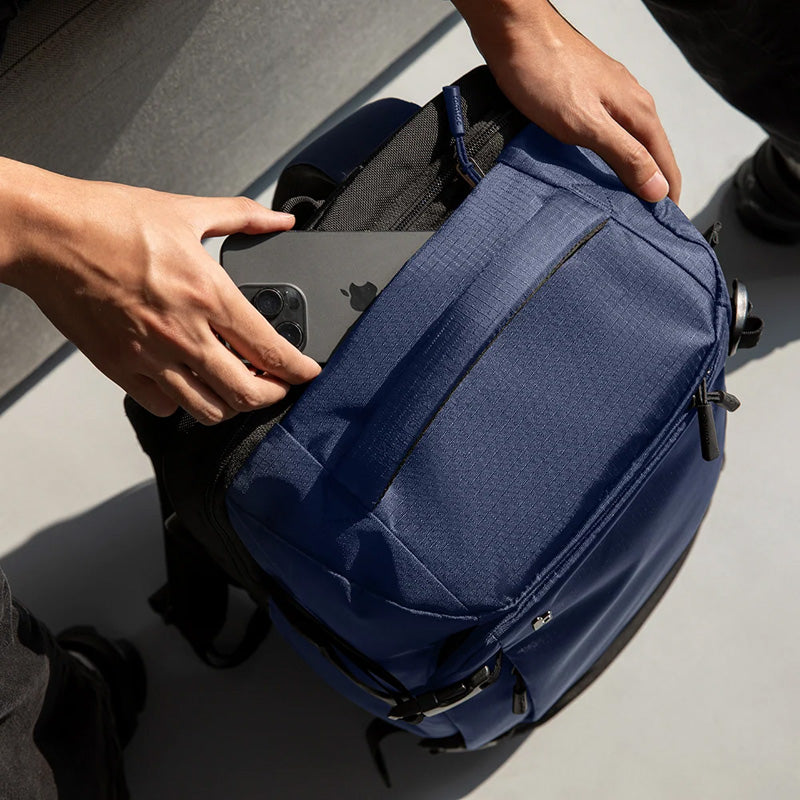 Mochila de viaje para portátil Navigator-T66 Liteway 20L azul oscuro