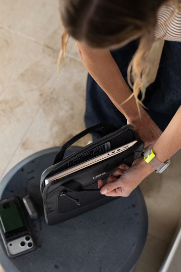 Funda Ultimate para portátil de 16" - DRYOUT® Active Moisture-Removal Technology™